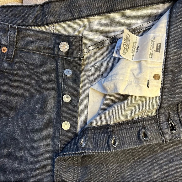 𝅺Levis Strauss 501 button fly jeans Size 36 x 32 like new! - Picture 4 of 9